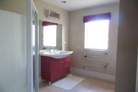 Photo of property in 40 Kinsella Crescent, Aidanfield, Christchurch, 8025