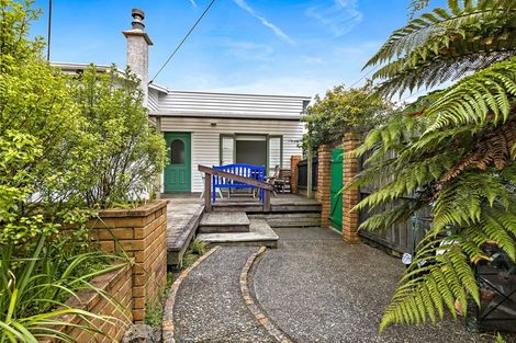 Photo of property in 10 Tapu Road, Huapai, Kumeu, 0810