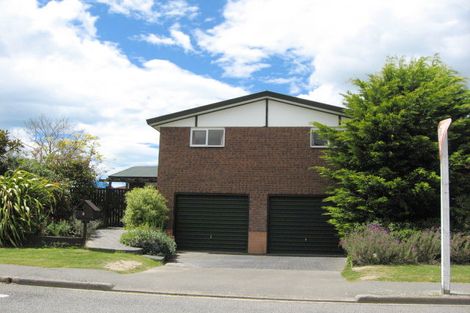 Photo of property in 8 Grove Place, Rangiora, 7400