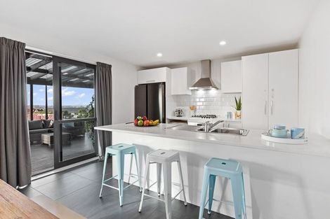 Photo of property in 16 Eric Gifford Drive, Ranui, Auckland, 0612