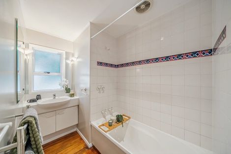 Photo of property in 3 Mertoun Terrace, Highbury, Wellington, 6012