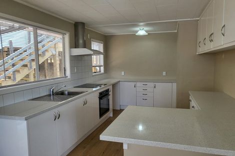 Photo of property in 64 Lavery Place, Sunnynook, Auckland, 0632