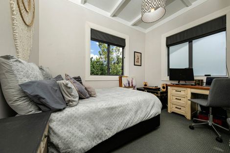 Photo of property in 49a Roland Road, Greenhithe, Auckland, 0632