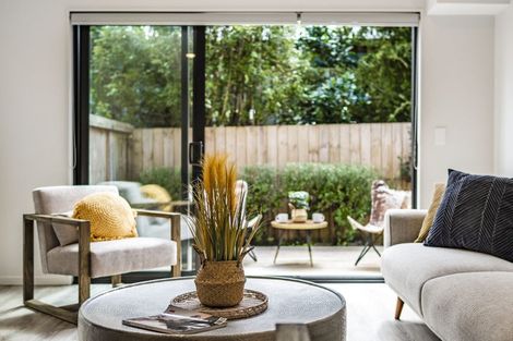 Photo of property in 17 Ti Kouka Lane, Sandringham, Auckland, 1025