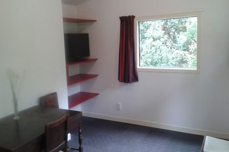 Photo of property in 82 Opanuku Road, Henderson Valley, Auckland, 0612