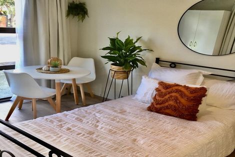 Photo of property in 21 Sandiacre Way, Browns Bay, Auckland, 0630