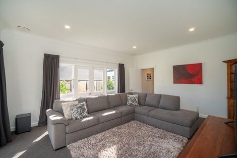 Photo of property in 12 Phoenix Avenue, Hokowhitu, Palmerston North, 4410