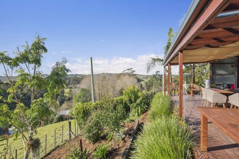Photo of property in 82 Pinchgut Road, Kaukapakapa, 0873