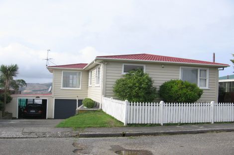 Photo of property in 3 Adair Way, Johnsonville, Wellington, 6037