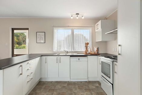 Photo of property in 11 Constable Road, Waiuku, 2123