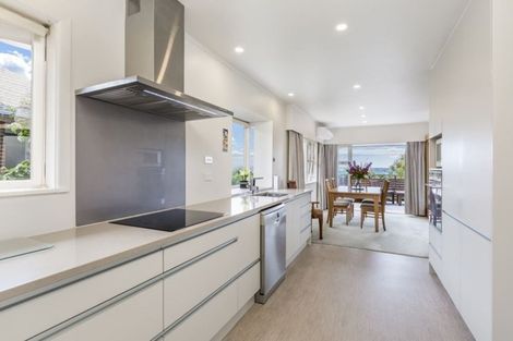 Photo of property in 82 Sylvan Avenue, Northcote, Auckland, 0627