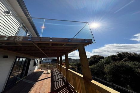 Photo of property in 5 Prevost Lane, Oteha, Auckland, 0632