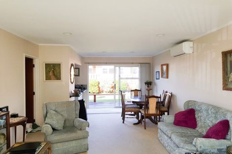 Photo of property in 2/6 Waterloo Road, Milford, Auckland, 0620