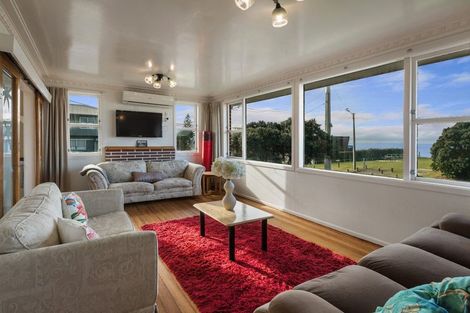 Photo of property in 2 Hillary Street, Waihi Beach, 3611