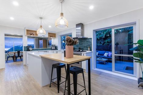 Photo of property in 11 Spinnaker Drive, Whitby, Porirua, 5024