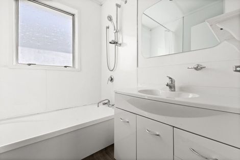 Photo of property in 8 Cortes Crescent, Flaxmere, Hastings, 4120