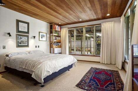 Photo of property in Lowry Cottage, 425 Fergusson Drive, Heretaunga, Upper Hutt, 5018