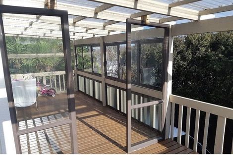 Photo of property in 2/20 Waverley Avenue, Glenfield, Auckland, 0629