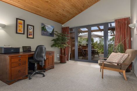 Photo of property in 17 Victoria Street, Foxton, 4814