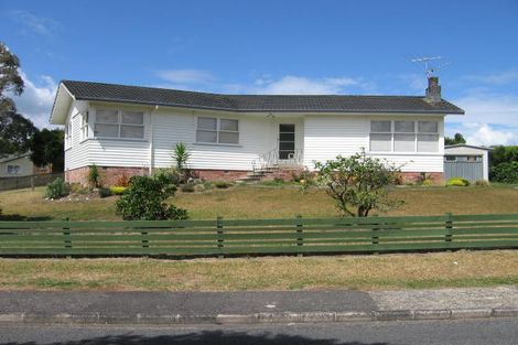 Photo of property in 1 Cajero Place, Green Bay, Auckland, 0604