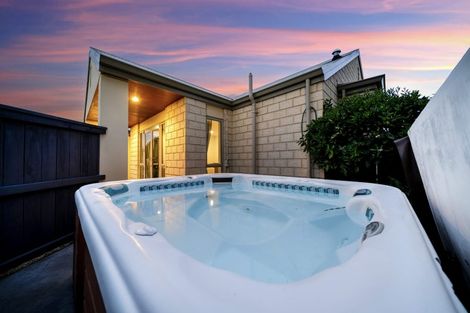 Photo of property in 6 Thornley Place, Woodend, 7610