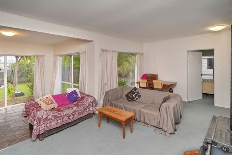 Photo of property in 64 Dunns Avenue, The Pines Beach, 7630