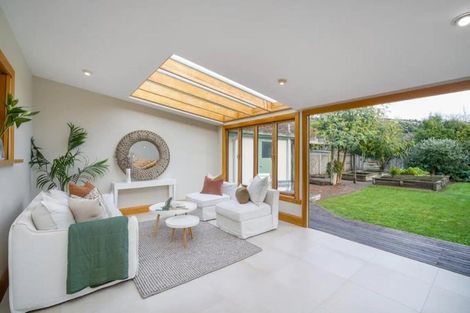 Photo of property in 4 Cliff Street, Moncks Bay, Christchurch, 8081