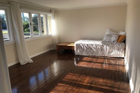 Photo of property in 51 Awaroa Road, Sunnyvale, Auckland, 0612