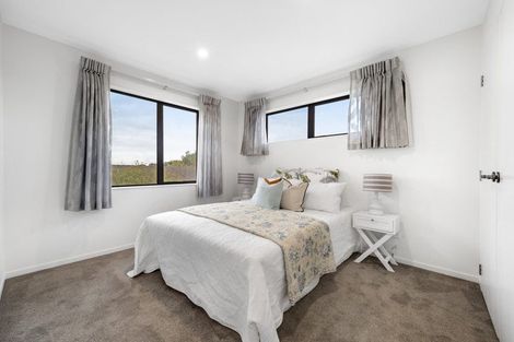 Photo of property in 74a Walworth Avenue, Pakuranga Heights, Auckland, 2010