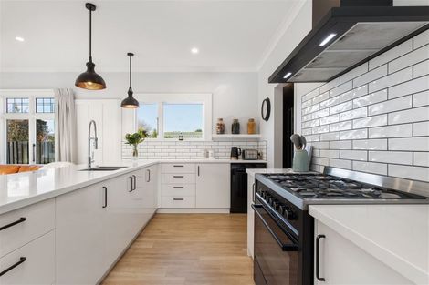 Photo of property in 102 Idris Road, Bryndwr, Christchurch, 8052