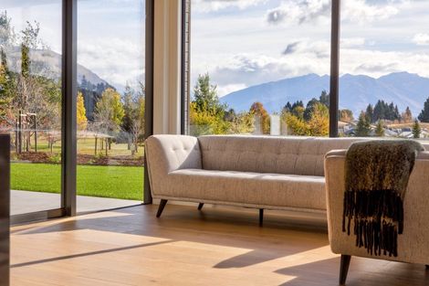 Photo of property in 16 Mccaw Mews, Wanaka, 9305
