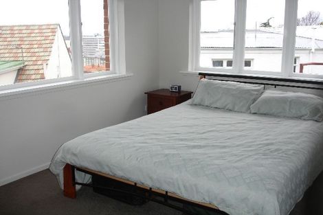 Photo of property in 3d Royal Terrace, Dunedin Central, Dunedin, 9016