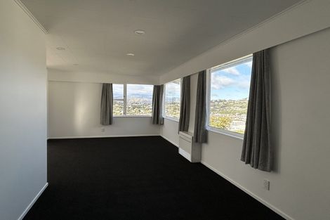 Photo of property in 74 Akaroa Drive, Maupuia, Wellington, 6022