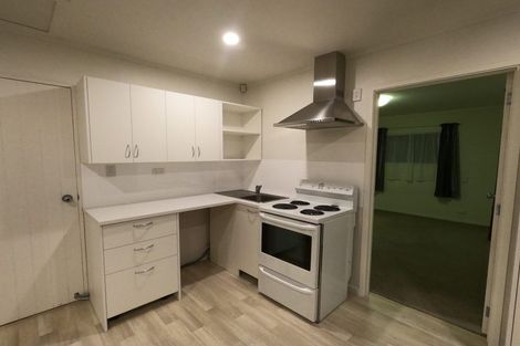 Photo of property in 48a Beaubank Road, Kelston, Auckland, 0602