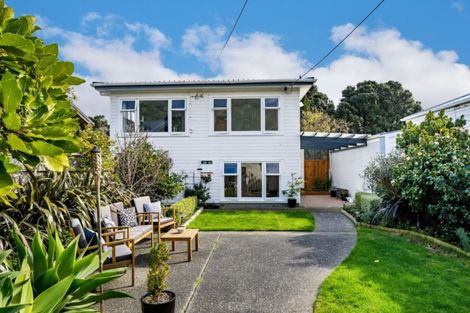 Photo of property in 26 Tuatoru Street, Eastbourne, Lower Hutt, 5013