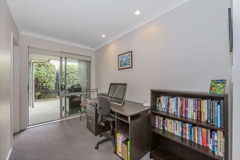 Photo of property in 1 Bridal Place, Silverdale, 0932