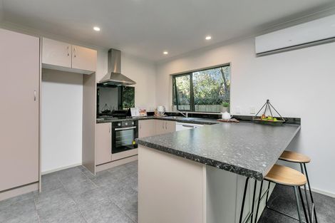 Photo of property in 40a Roberts Road, Glenfield, Auckland, 0629