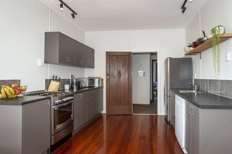 Photo of property in 14 Cornwall Street, Brooklands, New Plymouth, 4310