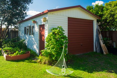 Photo of property in 79 Awapuni Road, Awapuni, Gisborne, 4010