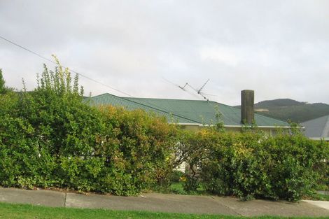 Photo of property in 80 Taylor Terrace, Tawa, Wellington, 5028