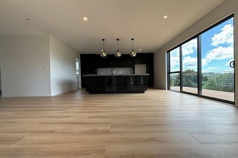 Photo of property in 5 Prevost Lane, Oteha, Auckland, 0632