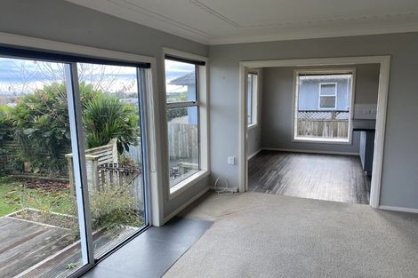 Photo of property in 31 Queens Road, Glen Avon, New Plymouth, 4312