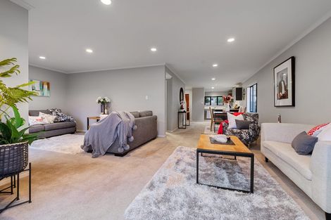 Photo of property in 41 Sonoma Crescent, Oteha, Auckland, 0632