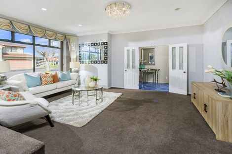 Photo of property in 5 Tornado Place, West Harbour, Auckland, 0618