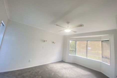 Photo of property in 15 Vanderbilt Parade, Albany, Auckland, 0632