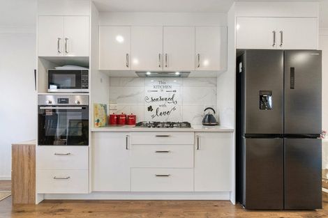 Photo of property in 13 Lovely Lane, Manurewa, Auckland, 2102