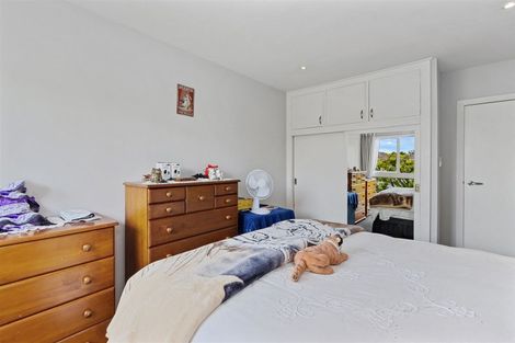Photo of property in 2/5 Sarabande Avenue, Redwood, Christchurch, 8051