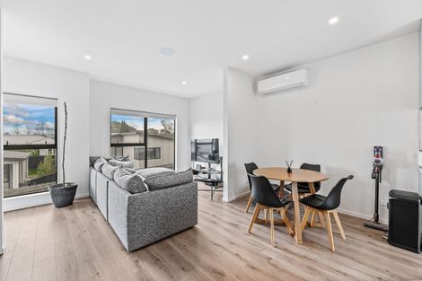 Photo of property in 6/107 Hobsonville Road, West Harbour, Auckland, 0618