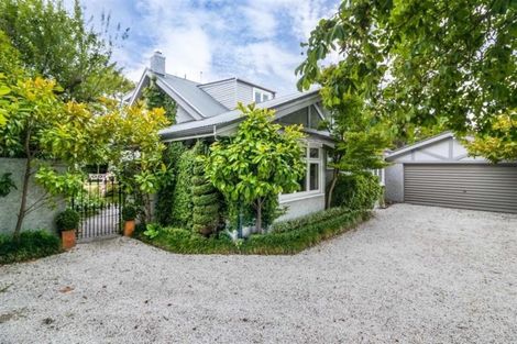 Photo of property in 166 Fendalton Road, Fendalton, Christchurch, 8052