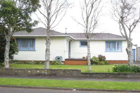 Photo of property in 8 Miro Street, Merrilands, New Plymouth, 4312